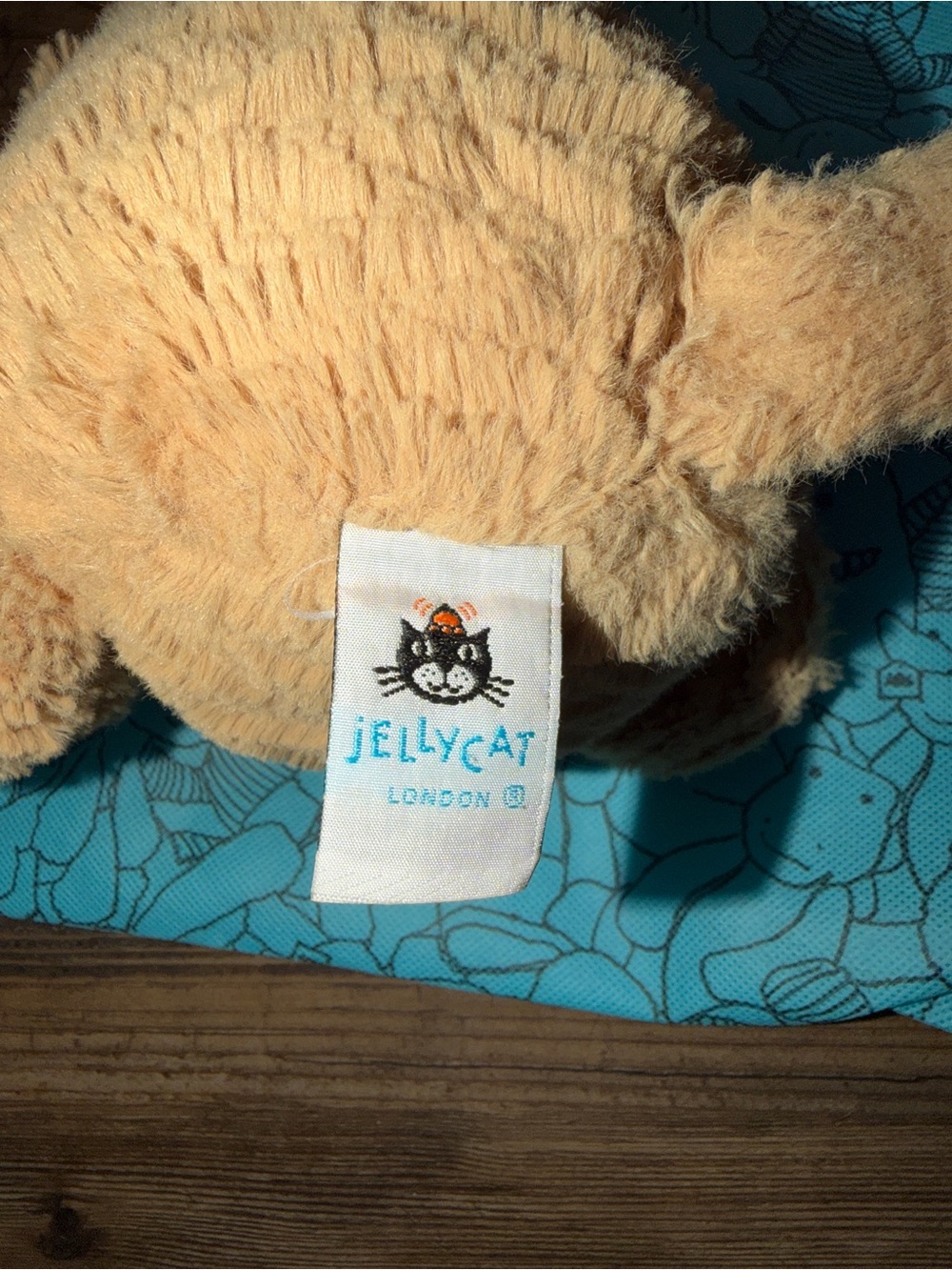 Jellycat Tan Plush Puppy with Turquoise Jellycat Drawstring Bag - Picture 3 of 7